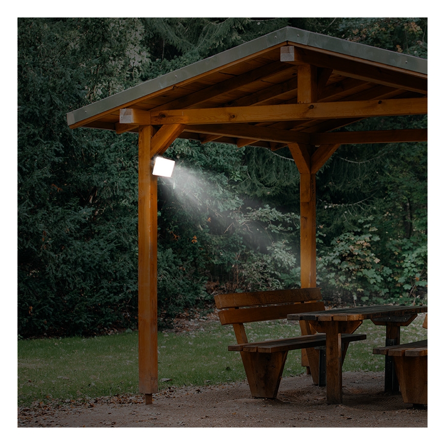 LED spoljni reflektor sa senzorom LED/10W/230V 4000K IP44