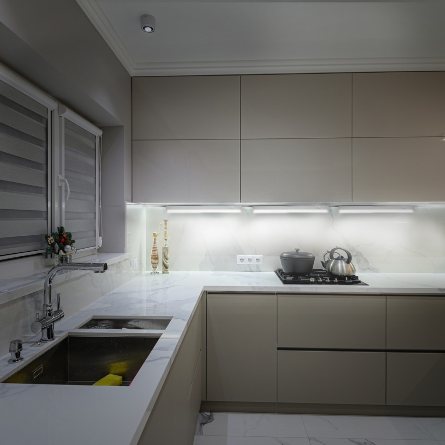 LED svetlo za ispod ormarića LED/4W/230V 4100K 28 cm