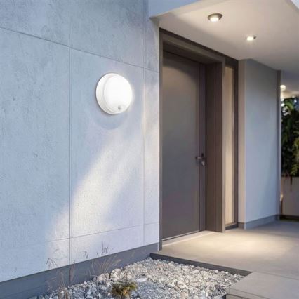 LED spoljašnje zidno svetlo sa senzorom 2 u 1 LED/20W/230V 3000/4000/6500K IP65 prečnik 22 cm