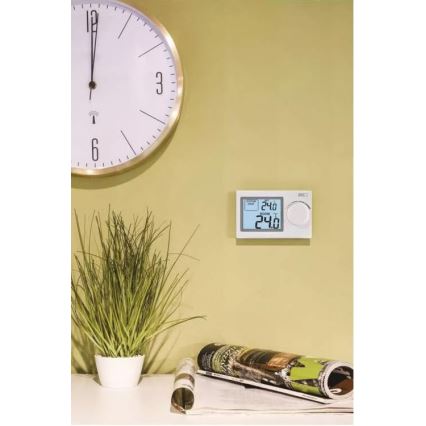 Termostat na 2x AAA baterije