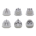 Univerzalni putni adapter sa zamenjivim nastavcima 100-250V