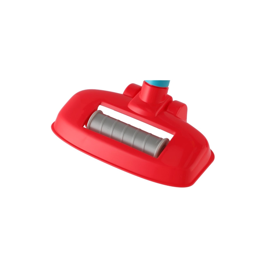 Usisivač sa zvučnim efektima, napaja se pomoću 2x AA baterija