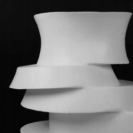 Vaza 33x31 cm od smole, bela