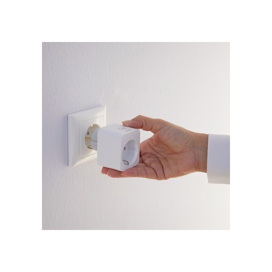 WiZ - Pametna utičnica E 2300W + merač potrošnje Wi-Fi