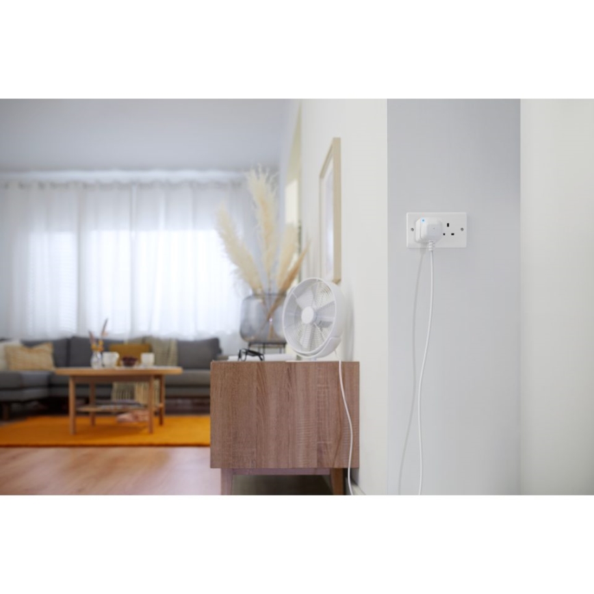 WiZ - Pametna utičnica F 2300W + merač potrošnje Wi-Fi SCHUKO