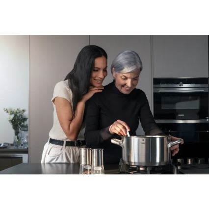 WMF - Lonac sa poklopcem GOURMET PLUS prečnika 24 cm